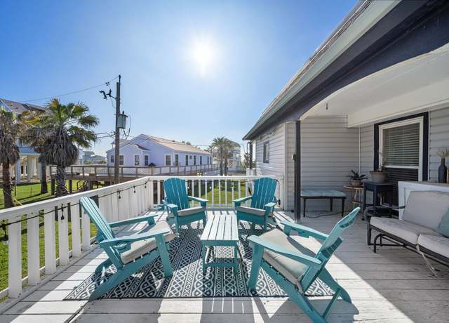 Property at 305 Ocean Blvd, Freeport, TX 77541, 3 beds, 2 baths