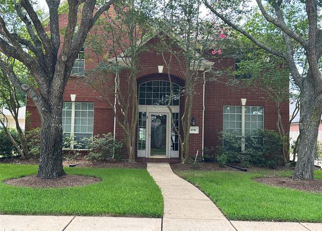 Property at 2716 W Oaks Cir E, Pearland, TX 77584, 4 beds, 2.5 baths