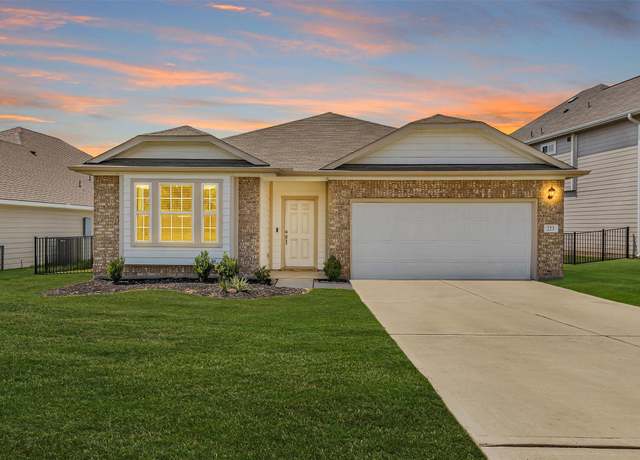 Property at 223 Shoreview Dr, Conroe, TX 77303, 3 beds, 2 baths