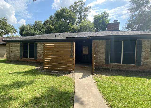 Property at 5108 Longshadow Drive Dr, Dickinson, TX 77539, 3 beds, 3 baths