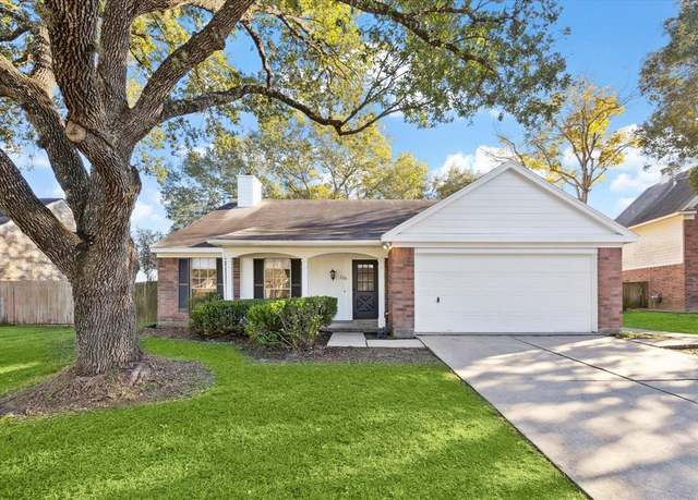 Property at 330 Quail Bnd, Sealy, TX 77474, 3 beds, 2 baths