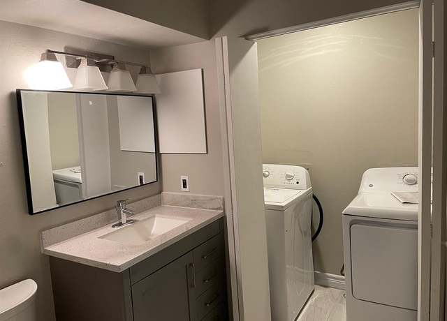 Property at 4040 San Felipe St #202, Houston, TX 77027, 2 beds, 1.5 baths