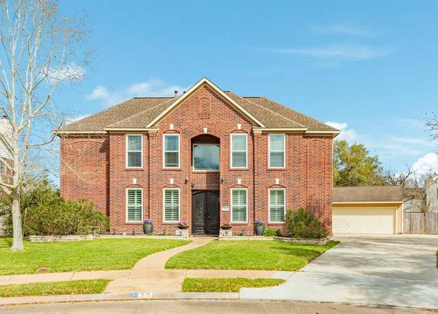 Property at 59 Sunrose Ct, Lake Jackson, TX 77566, 4 beds, 3.5 baths