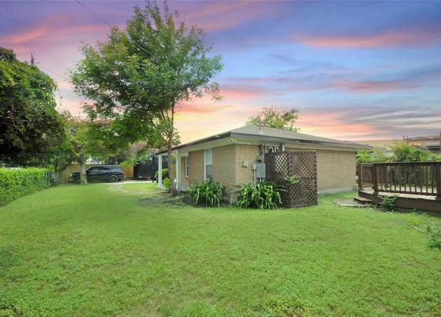 Property at 1246 W 21st St, Houston, TX 77008, 2 beds, 2 baths