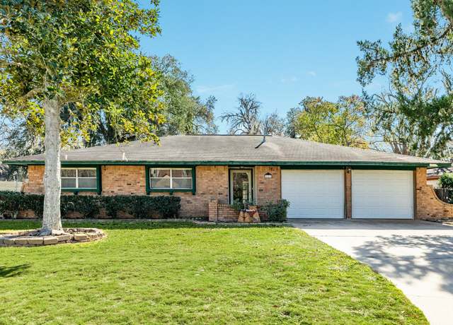 Property at 267 Wentworth Dr, West Columbia, TX 77486, 3 beds, 2 baths