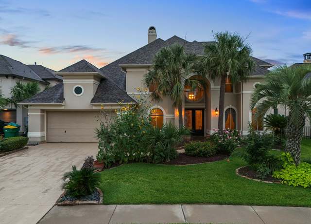 Property at 2905 Sea Channel Dr, Seabrook, TX 77586, 4 beds, 4.5 baths