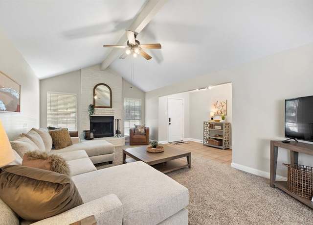Property at 817 S 2nd St, La Porte, TX 77571, 3 beds, 2 baths