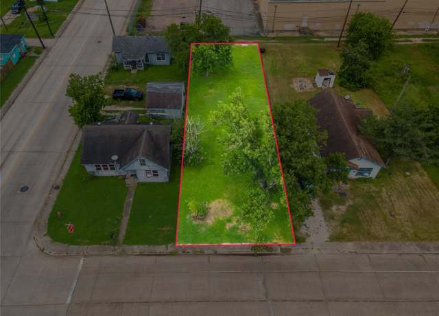 Property at 1026 W 4th St, Freeport, TX 77541