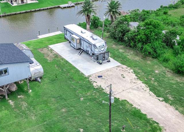 Property at 14492 Chimaera Rd, Sargent, TX 77414