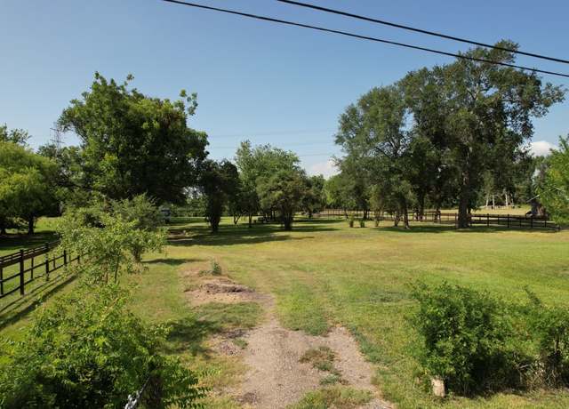 Property at 1003 Bowie St, Baytown, TX 77520