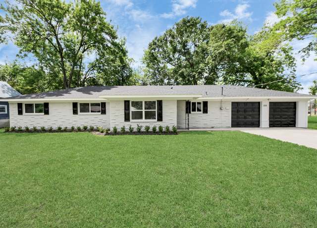 Property at 206 Hill St, Dayton, TX 77535, 3 beds, 2 baths
