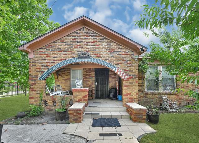 Property at 7201 Eden St, Houston, TX 77012, 4 beds, 2 baths