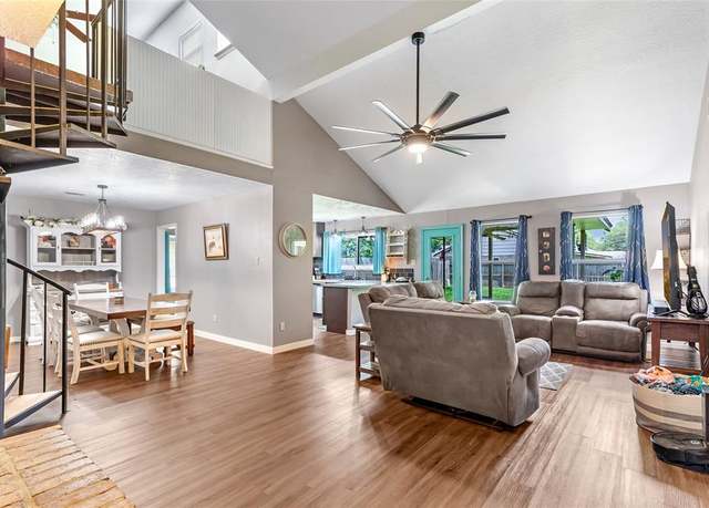 Property at 17322 Golf Club Dr, Crosby, TX 77532, 3 beds, 2 baths