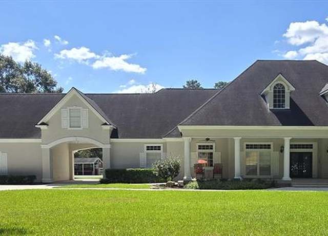 Property at 9019 Diamante Dr, Magnolia, TX 77354, 4 beds, 5.5 baths