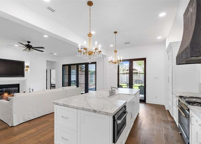 Property at 3407 Snowblossom Ct, Pearland, TX 77581, 3 beds, 2 baths