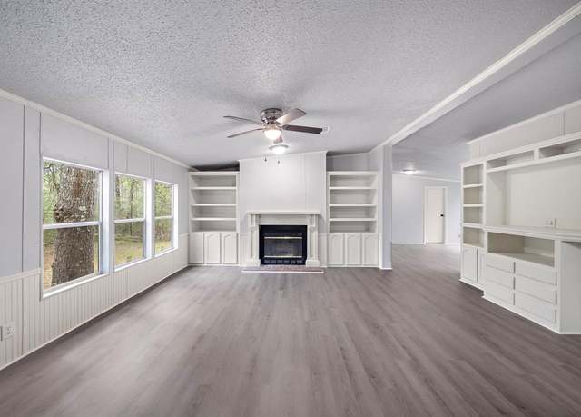 Property at 24729 Shady Oaks Blvd, Montgomery, TX 77316, 3 beds, 2 baths