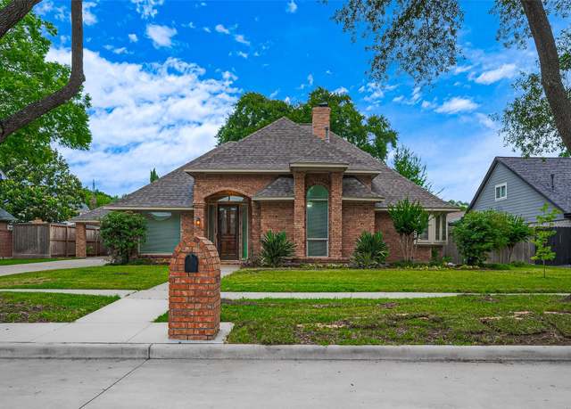 Property at 16218 Capri Dr, Jersey Village, TX 77040, 4 beds, 3.5 baths