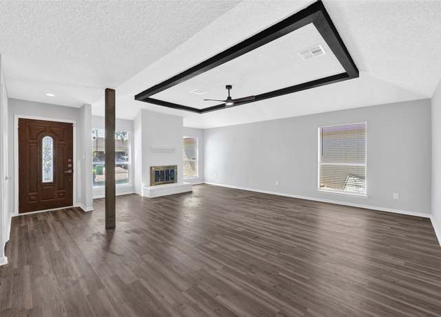 Property at 6211 Linnhaven Dr, Houston, TX 77072, 3 beds, 2 baths
