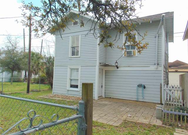 Property at 5113 Avenue O 1/2 Ave, Galveston, TX 77551, 3 beds, 1 bath