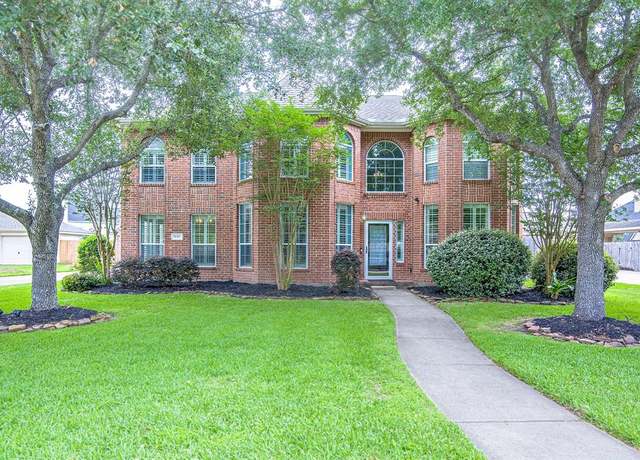 Property at 1010 High Ridge Dr, Friendswood, TX 77546, 6 beds, 4 baths
