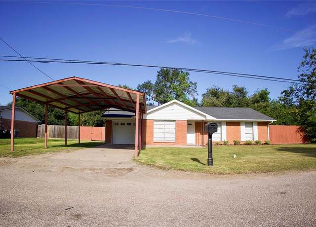 Property at 716 Gubert Ln, Alvin, TX 77511, 3 beds, 1.5 baths