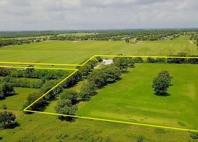 Property at 2923 Krenek Rd, Crosby, TX 77532, 2 beds, 2 baths