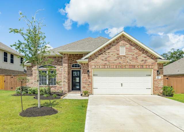 Property at 133 Water Grass Trl, Clute, TX 77531, 3 beds, 2 baths