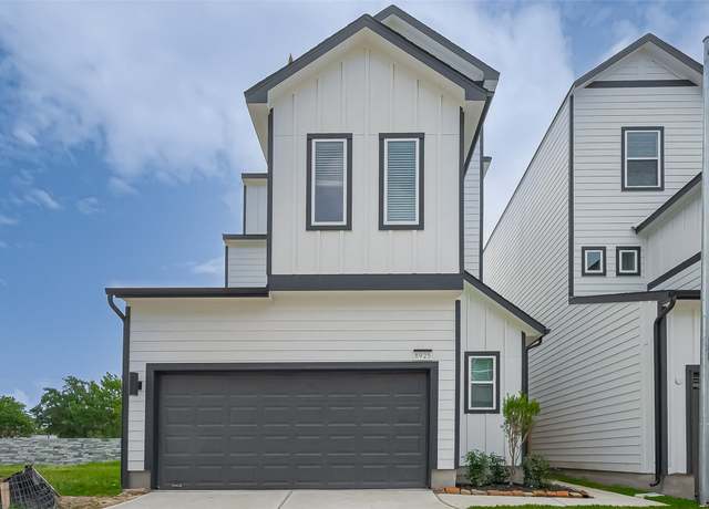 Property at 8915 Grovner Pl, Houston, TX 77055, 3 beds, 2.5 baths