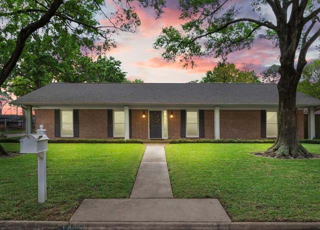 Property at 11401 Ash Creek Dr, Houston, TX 77043, 3 beds, 2.5 baths