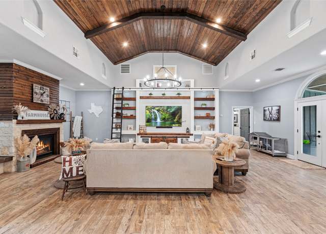 Property at 10630 Padon Rd, Needville, TX 77461, 3 beds, 2.5 baths