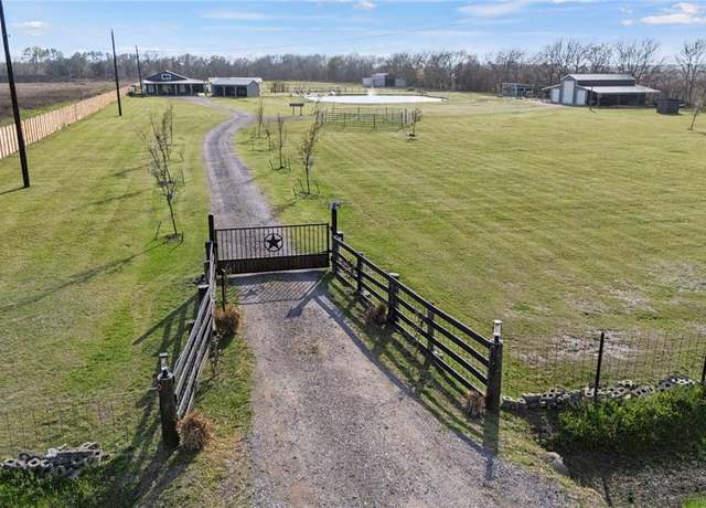 Property at 10630 Padon Rd, Needville, TX 77461, 3 beds, 2.5 baths