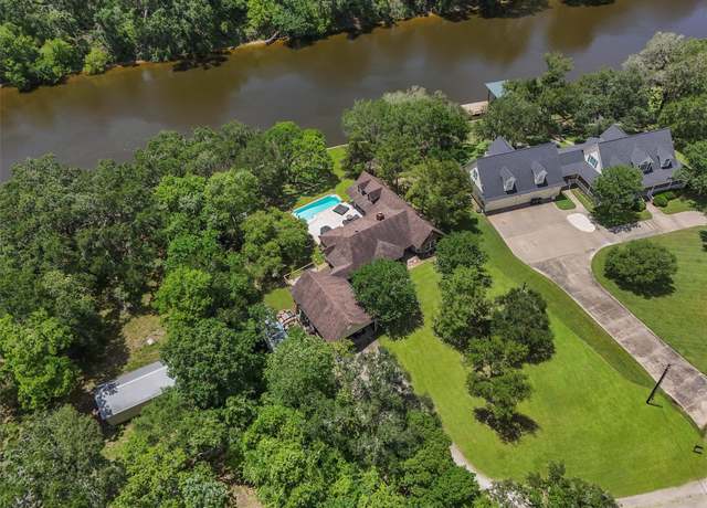 Property at 4701 County Road 747a, Brazoria, TX 77422, 4 beds, 2 baths