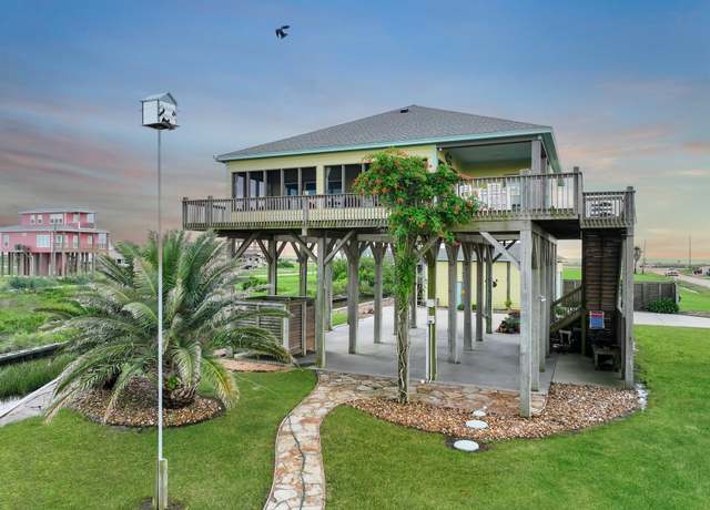 Property at 1038 Elizabeth St, Gilchrist, TX 77617, 2 beds, 2 baths