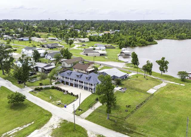 Property at 467 Laurel Cv W, Onalaska, TX 77360