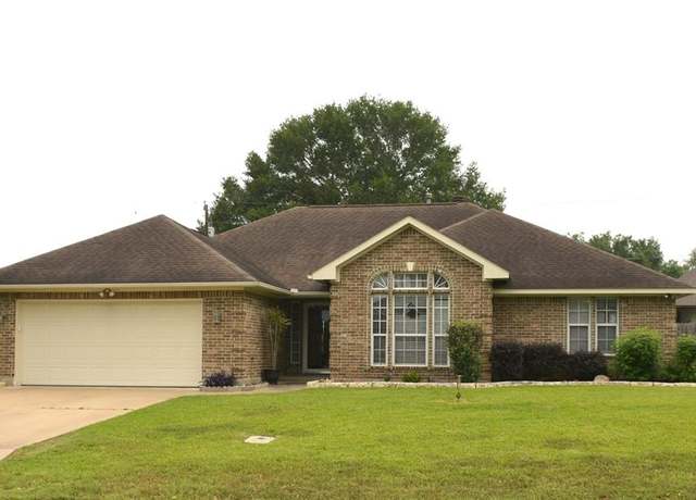 Property at 1609 Allison St, Brenham, TX 77833, 3 beds, 2 baths