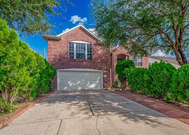 Property at 16511 Village View Trl, Sugar Land, TX 77498, 5 beds, 3.5 baths