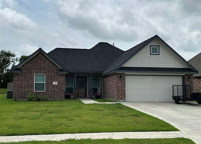 Property at 326 Yorktown Ave, Clute, TX 77531, 3 beds, 2 baths