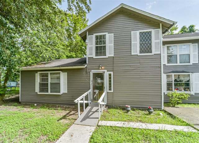 Property at 3014 Caplin St, Houston, TX 77026, 4 beds, 2 baths