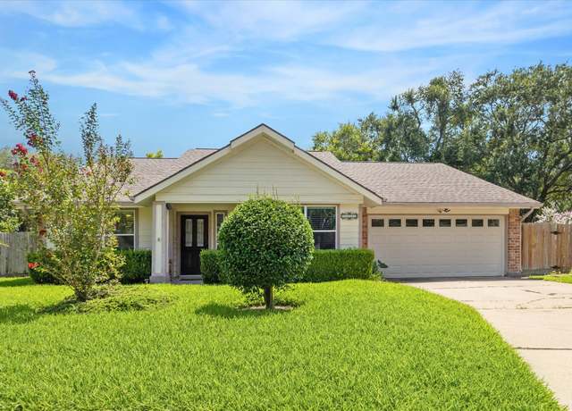 Property at 1922 Brushy Creek Dr, Sugar Land, TX 77478, 3 beds, 2 baths