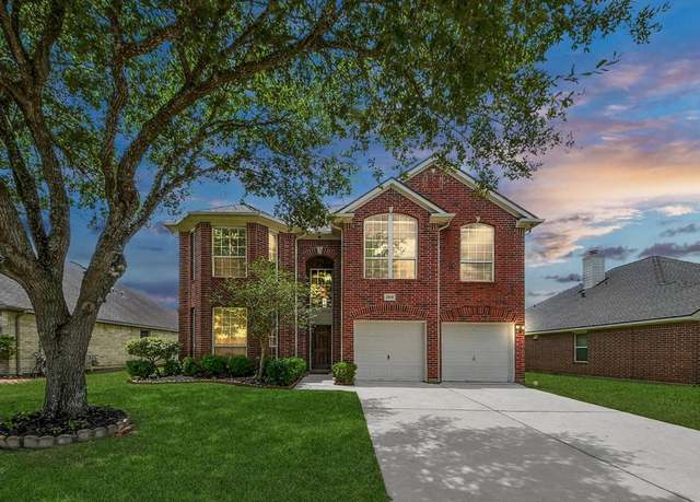 Property at 2508 Sun Glen Dr, Pearland, TX 77584, 4 beds, 2.5 baths