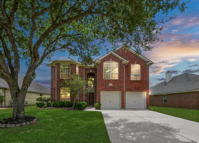 Property at 2508 Sun Glen Dr, Pearland, TX 77584, 4 beds, 2.5 baths