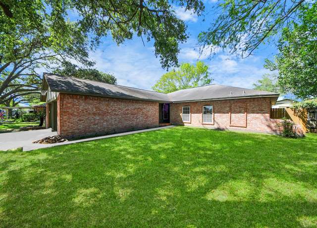 Property at 1409 N Park Ridge Dr, Deer Park, TX 77536, 3 beds, 2 baths