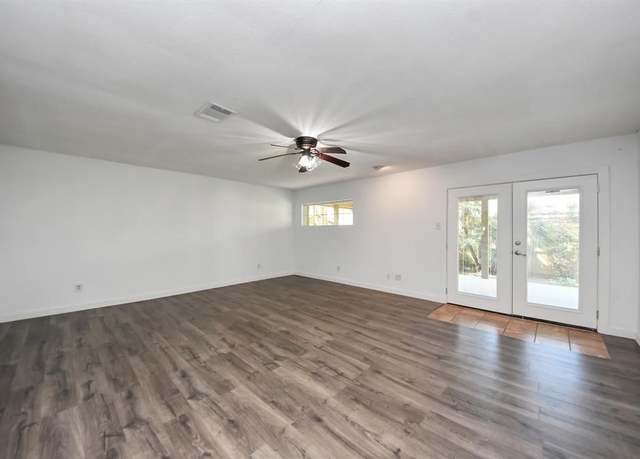 Property at 1409 N Park Ridge Dr, Deer Park, TX 77536, 3 beds, 2 baths