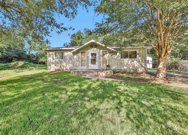 Property at 4967 Lazy Ln, Montgomery, TX 77316, 3 beds, 1 bath