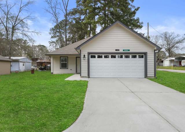 Property at 114 Hickory Nut St, Livingston, TX 77351, 3 beds, 2 baths