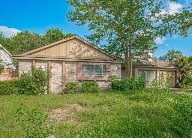 Property at 910 Beachcomber Ln, Houston, TX 77062, 3 beds, 2 baths