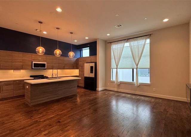 Property at 1004 California St #104, Houston, TX 77006, 2 beds, 2.5 baths