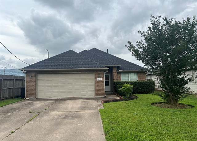 Property at 4646 Knoxville St, Houston, TX 77051, 3 beds, 2.5 baths