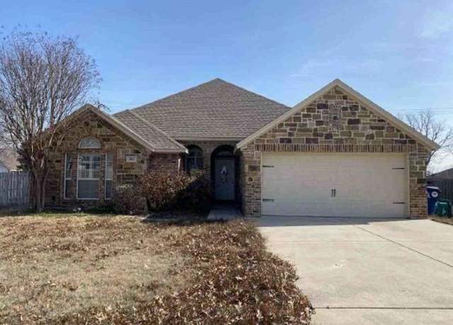 Property at 802 Timberline Dr, Bridgeport, TX 76426, 3 beds, 2 baths