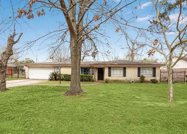 Property at 9350 Livernois Rd, Houston, TX 77080, 3 beds, 2 baths
